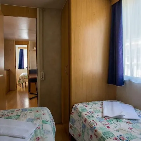 別荘 Mobilehomes Camping Stoja 10854 プーラ
