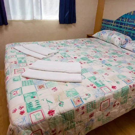 Mobilehomes Camping Stoja 10854 プーラ
