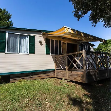 Mobilehomes Camping Stoja 10854 別荘